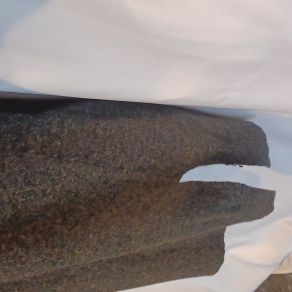 GAP Heart Long Maternity sweater, M, 22" Ptp, 32" Long - Picture 3 of 7